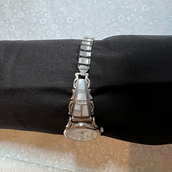 Watch - Picture 2 of 3